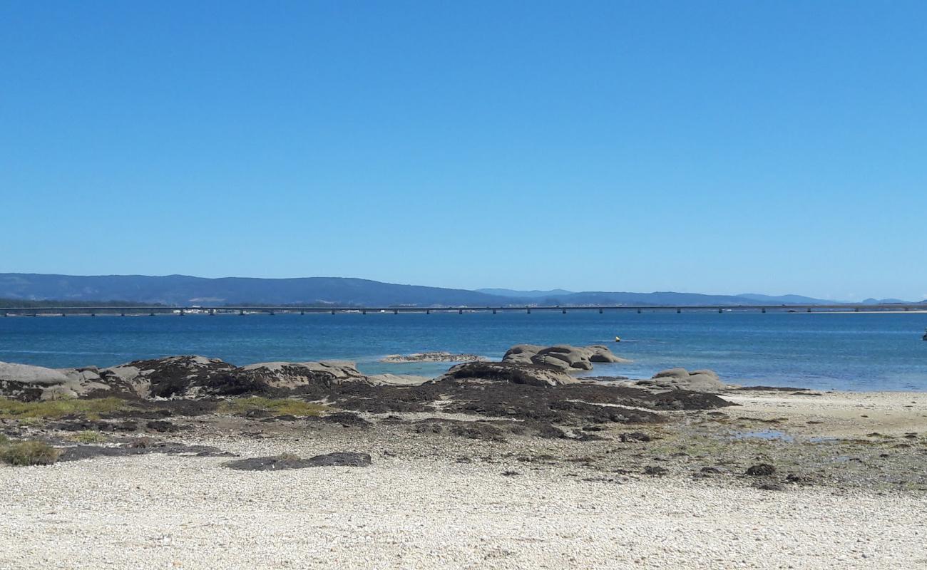 Praia Aguillon'in fotoğrafı hafif ince çakıl taş yüzey ile