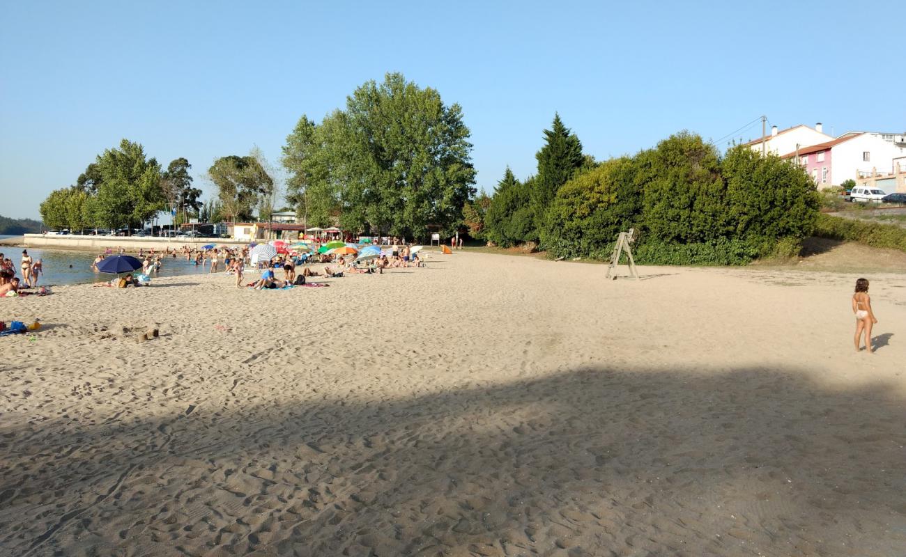 Playa de Bamio'in fotoğrafı parlak kum yüzey ile