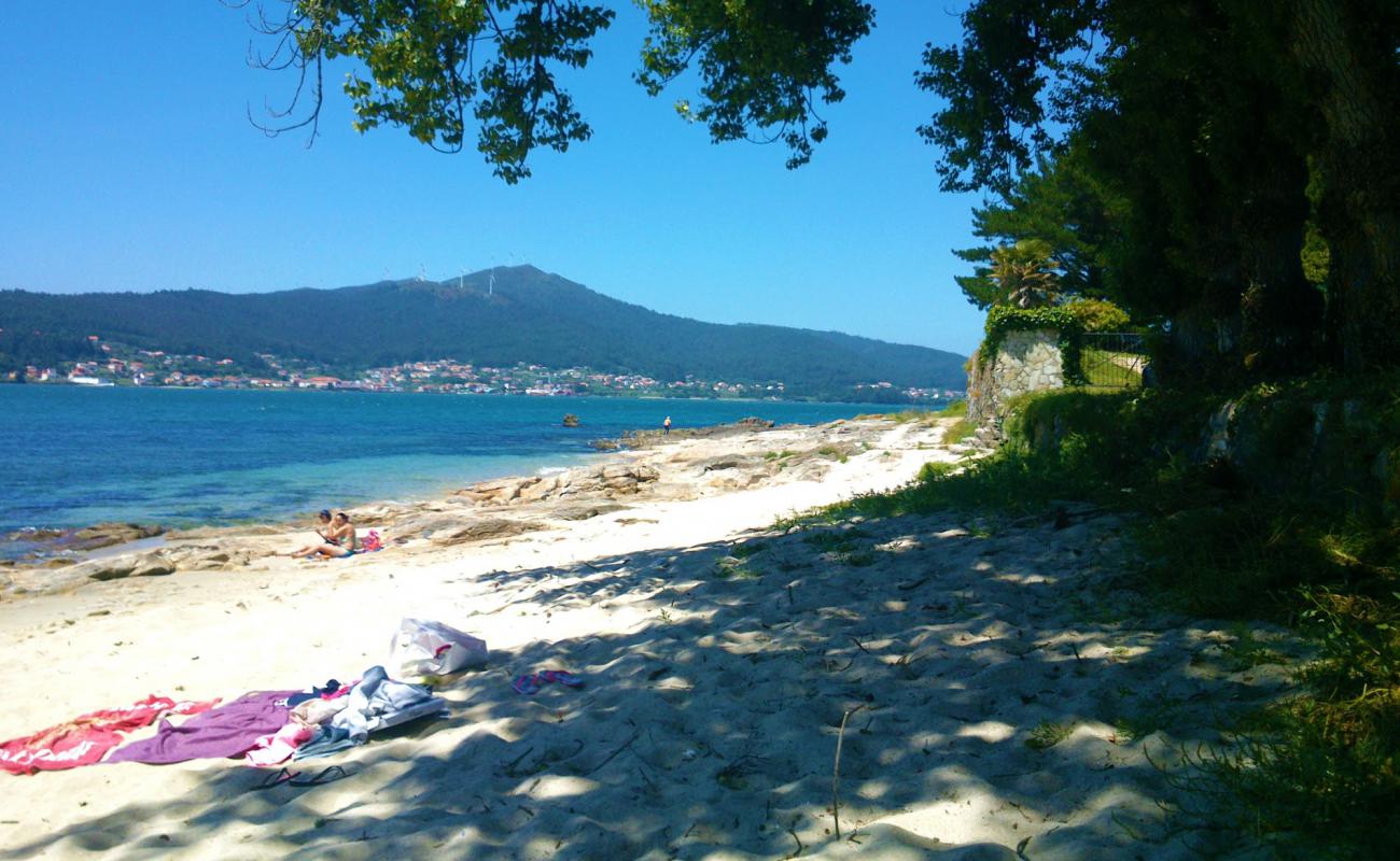 Praia Noia Pequena'in fotoğrafı açık bej kum yüzey ile