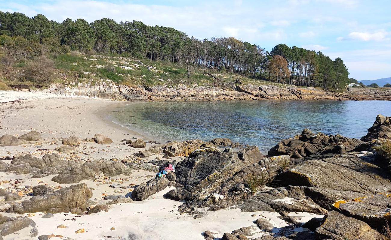 Praia Coido'in fotoğrafı açık bej kum yüzey ile