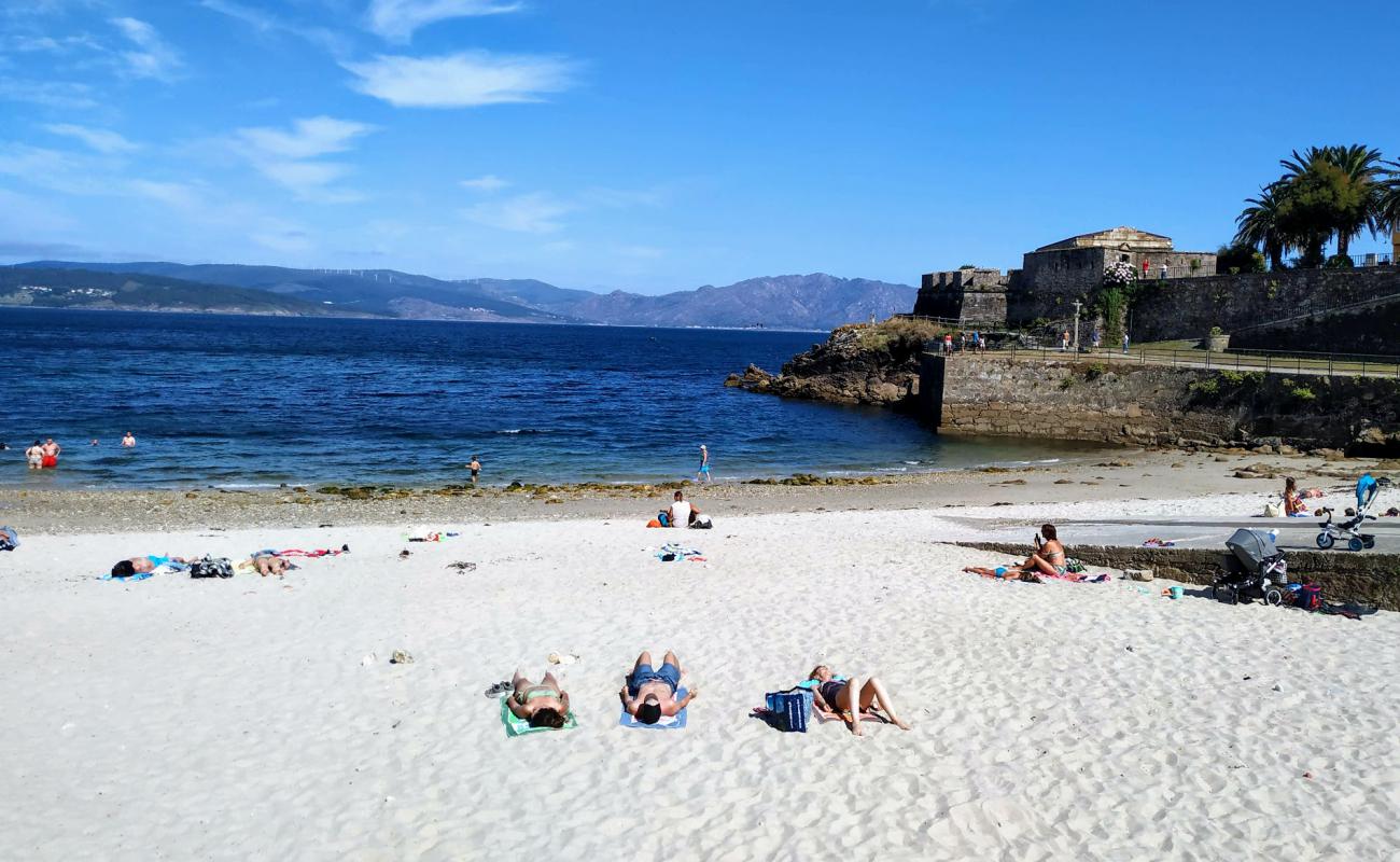 Praia Da Ribeira'in fotoğrafı parlak kum yüzey ile