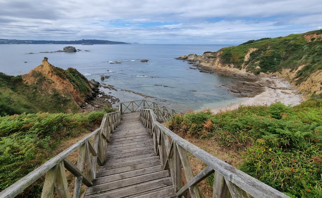 Praia da Barrosa'in fotoğrafı bej kum ve kayalar yüzey ile