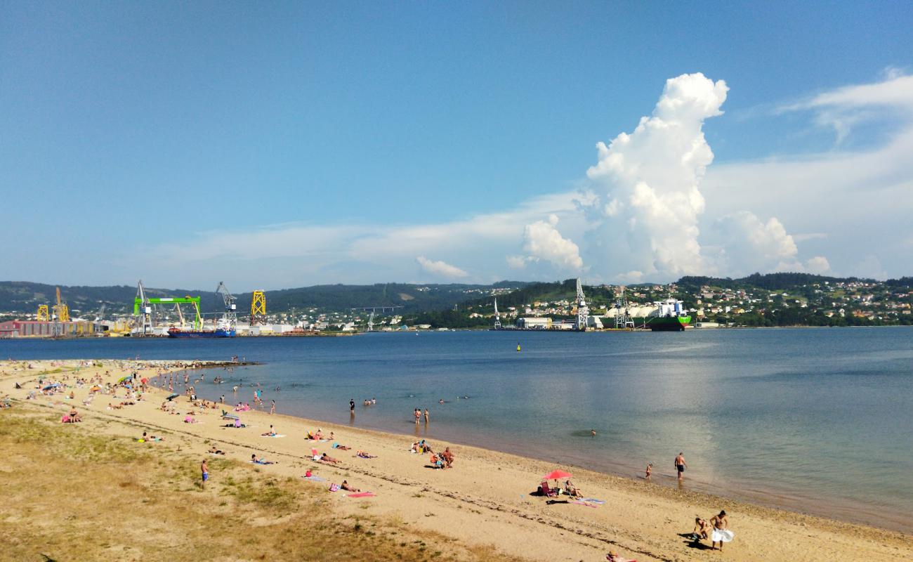 Playa de Caranza'in fotoğrafı açık bej kum yüzey ile
