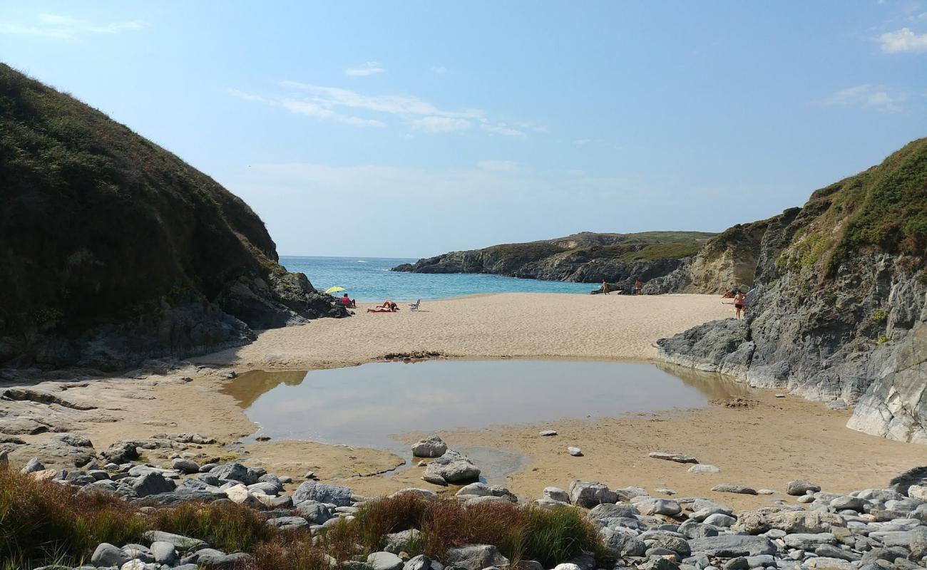 Praia Dos Botes'in fotoğrafı parlak kum yüzey ile