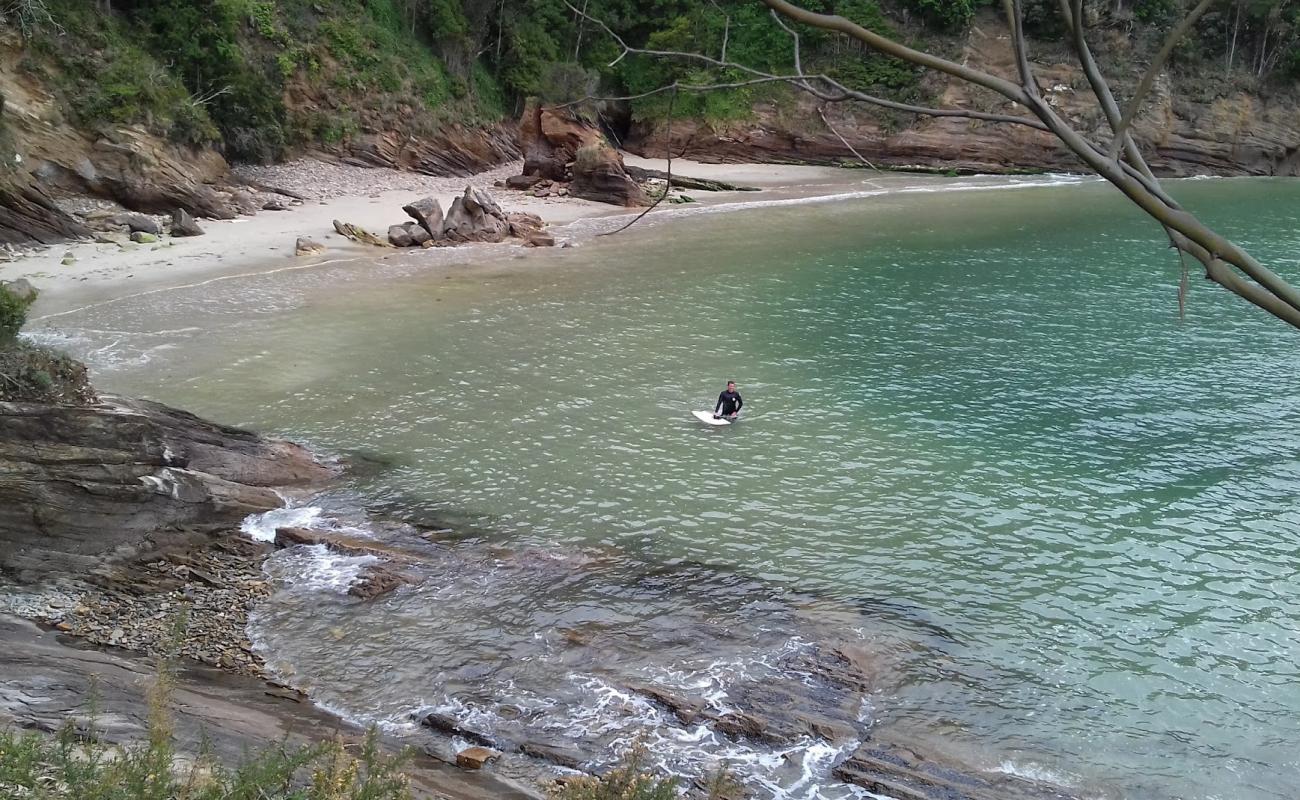 Cala Burbullas'in fotoğrafı parlak kum yüzey ile