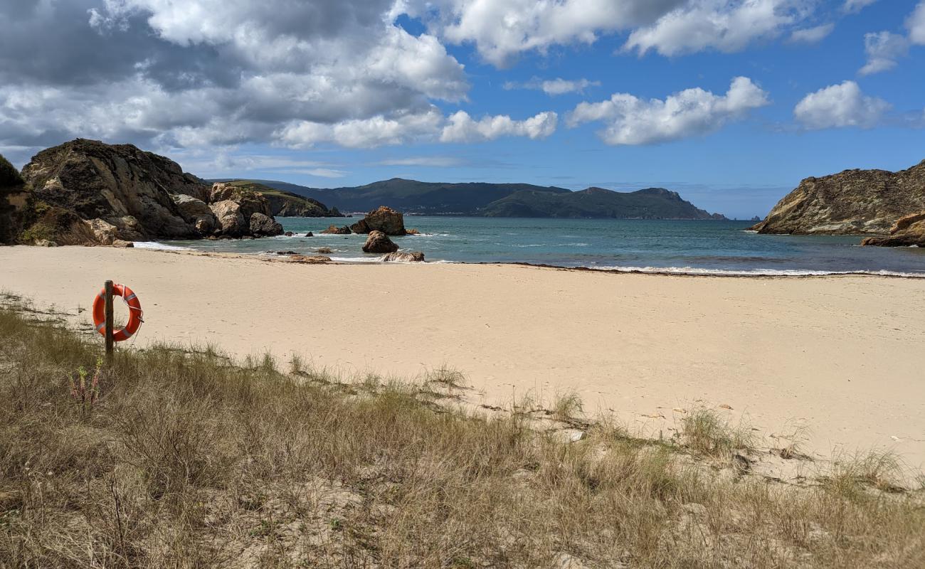 Praia do Mazorgan ou Bimbeiro'in fotoğrafı parlak kum yüzey ile