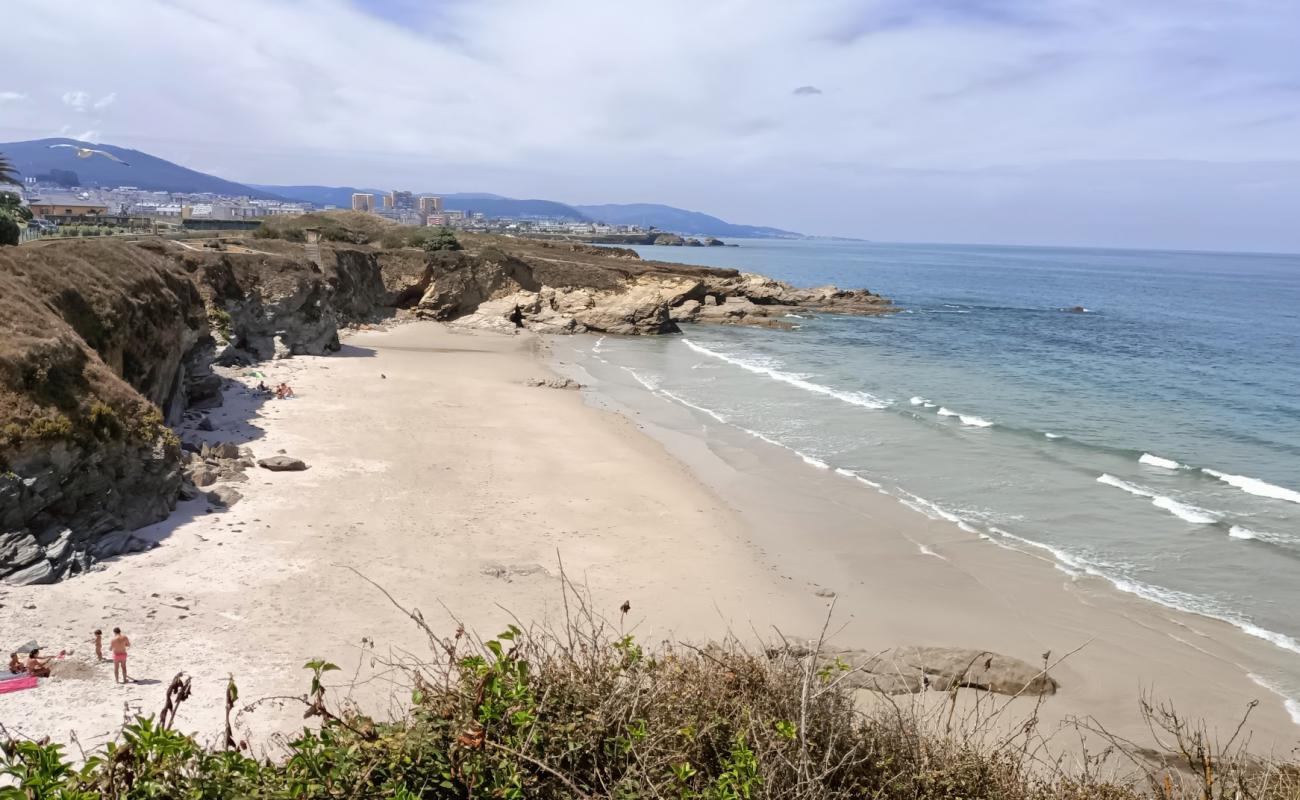 Praia de San Bartolo'in fotoğrafı açık bej kum yüzey ile