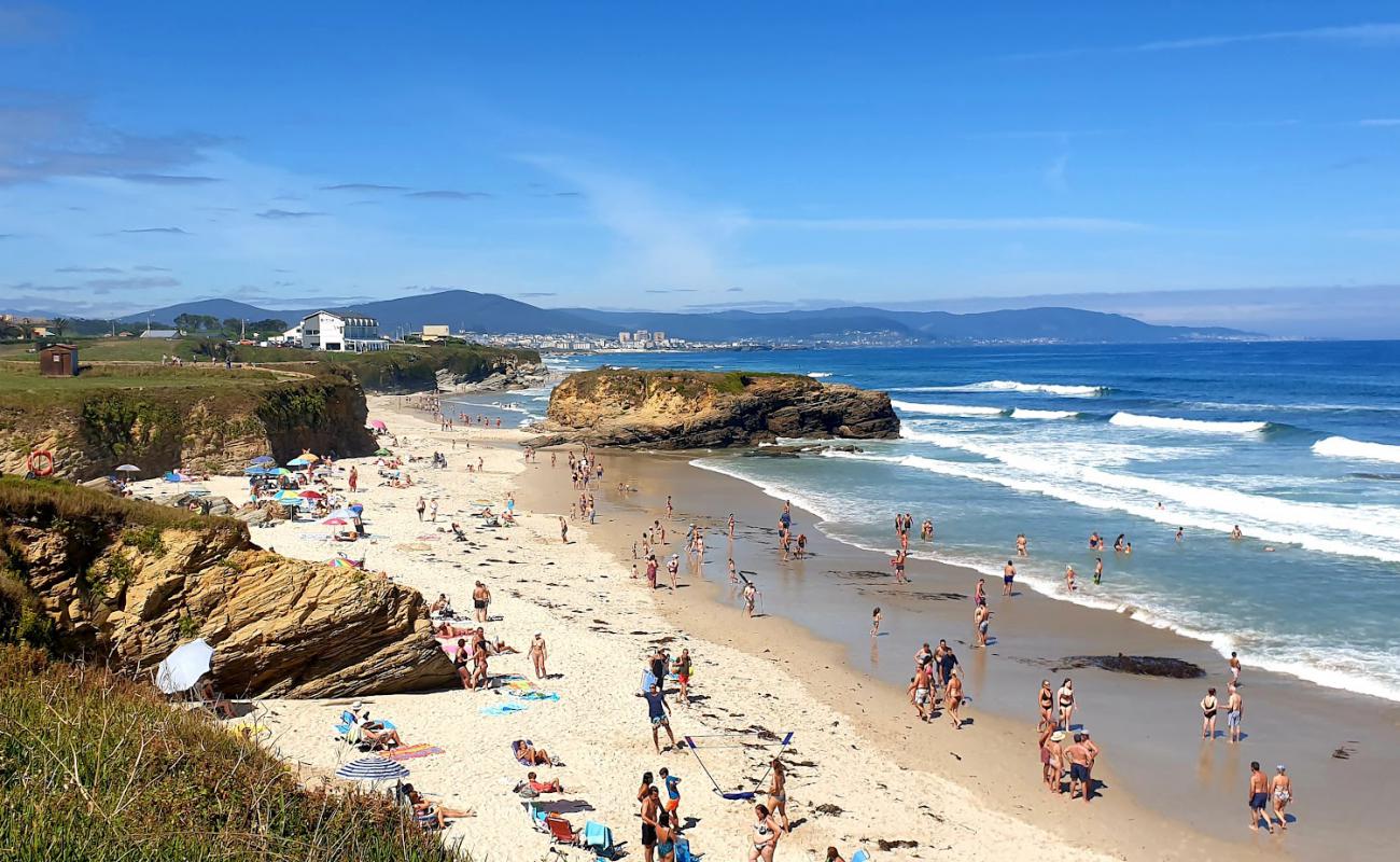 Praia de Fontela'in fotoğrafı parlak kum yüzey ile