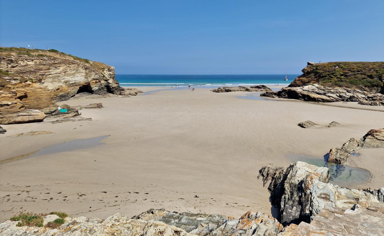 Esteiro Beach'in fotoğrafı parlak kum yüzey ile