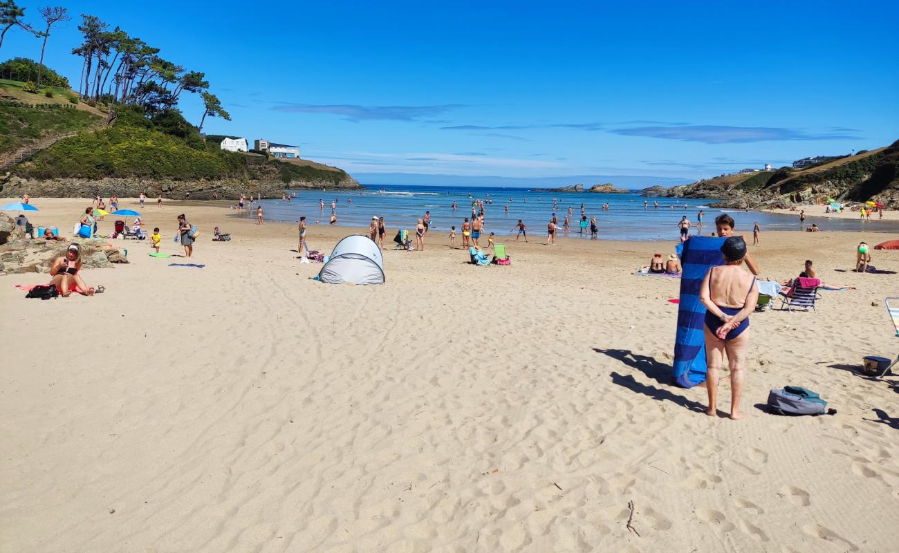 Playa Aguileiro'in fotoğrafı açık bej kum yüzey ile