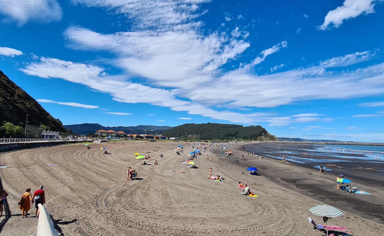 Playa de los Quebrantos'in fotoğrafı gri kum yüzey ile