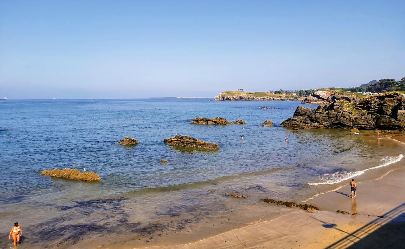 Playa de Candas'in fotoğrafı açık bej kum yüzey ile
