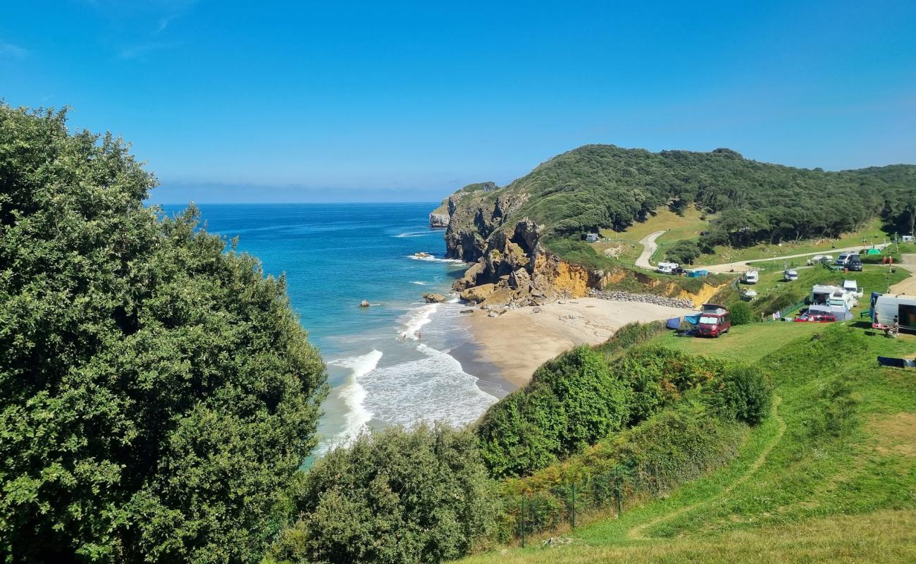 Playa de las Arenas'in fotoğrafı bej çakıl yüzey ile