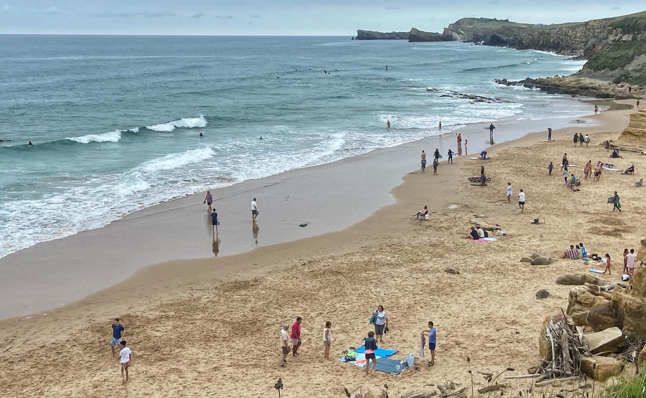 Playa de Canallave'in fotoğrafı açık bej kum yüzey ile
