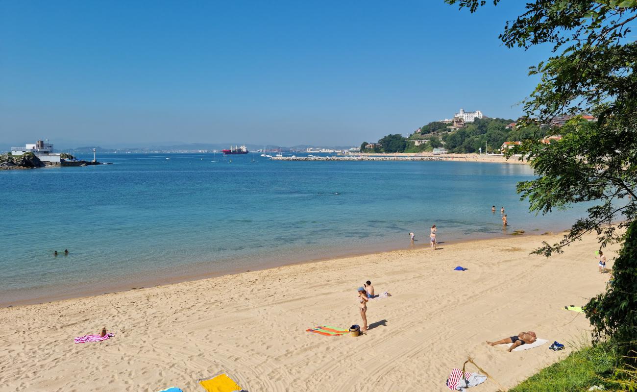 Playa de los Bikinis'in fotoğrafı parlak kum yüzey ile