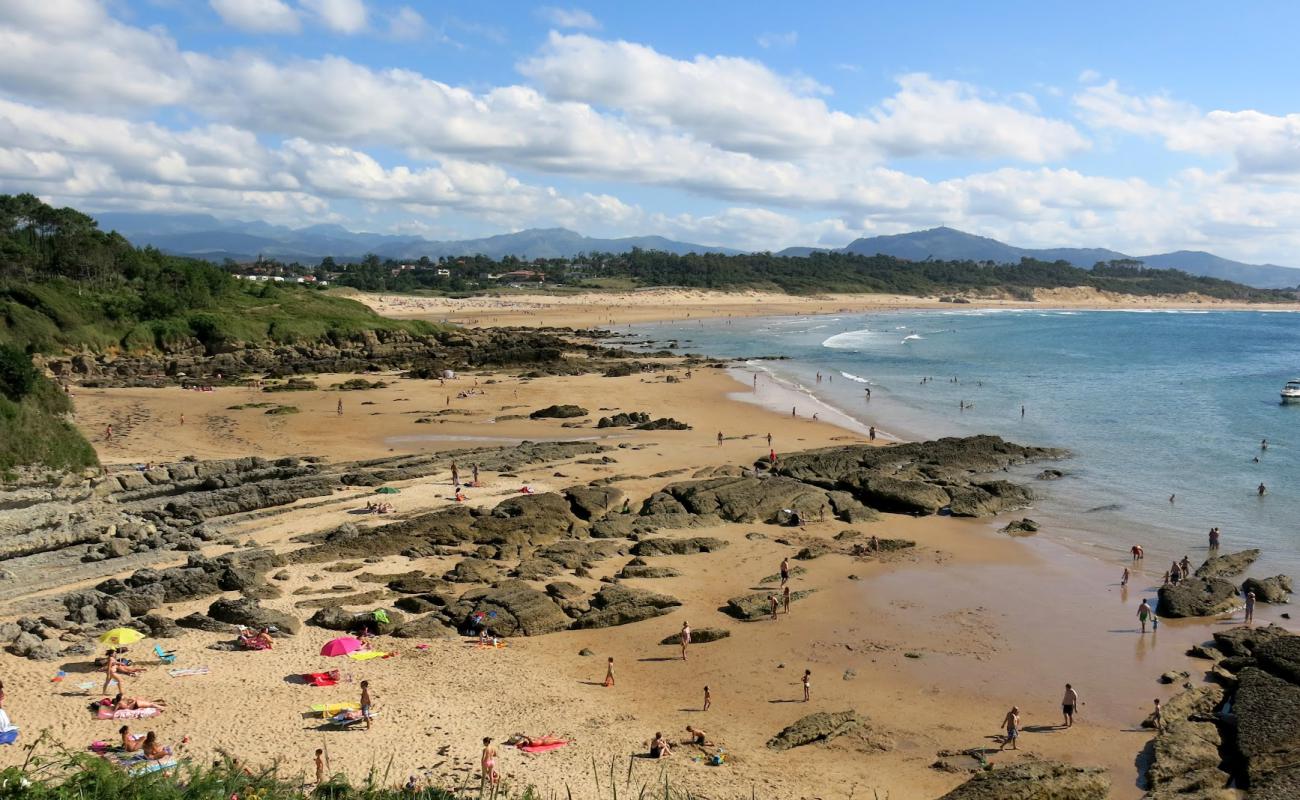Playa Los Tranquilos'in fotoğrafı açık bej kum yüzey ile