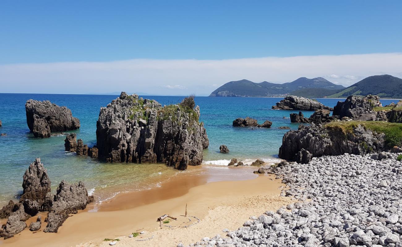 Playa pena Pombera'in fotoğrafı açık bej kum yüzey ile