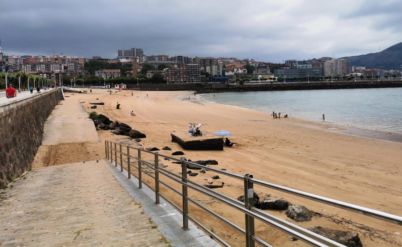 Las Arenas Beach'in fotoğrafı küçük bej çakıl yüzey ile
