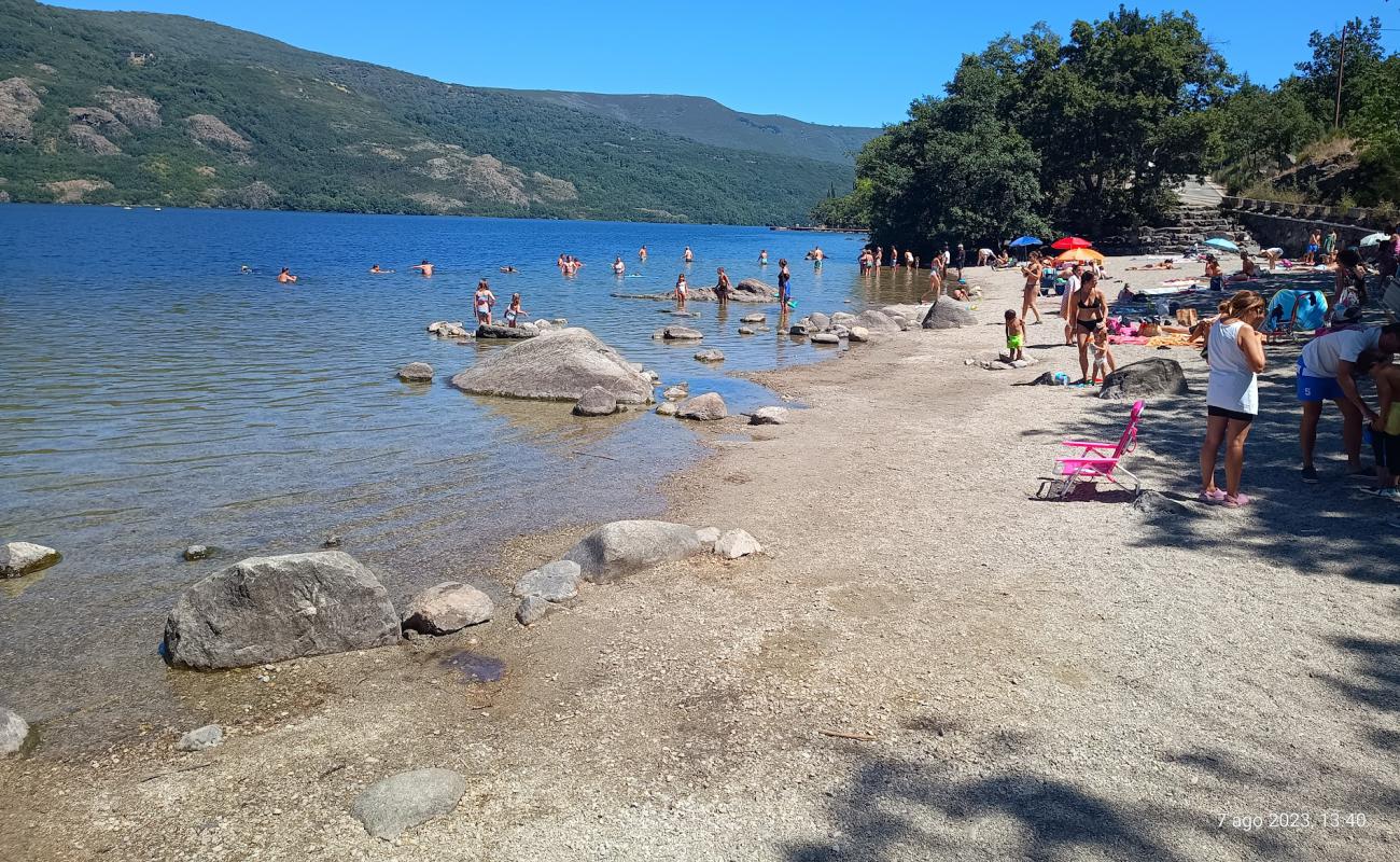 Playa Custa Llago'in fotoğrafı küçük gri çakıllar yüzey ile