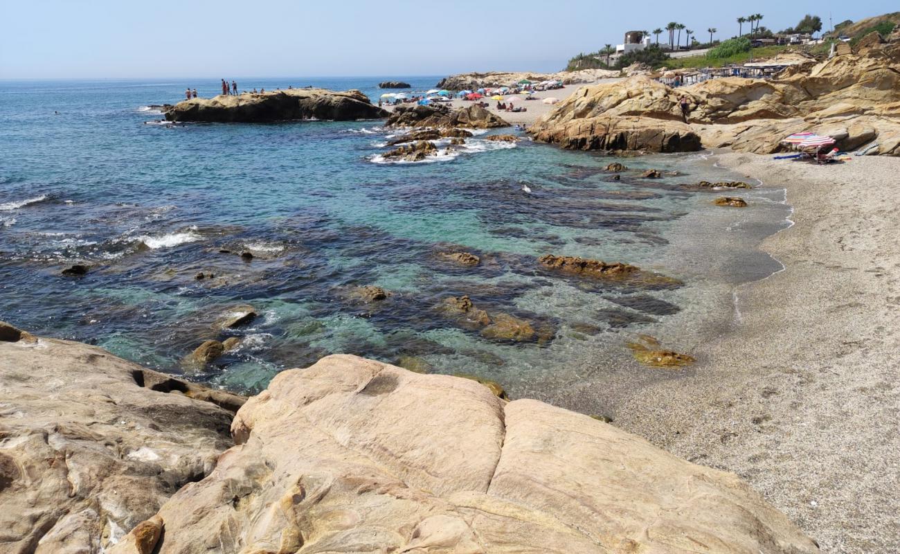 Playa de Chullera'in fotoğrafı hafif ince çakıl taş yüzey ile