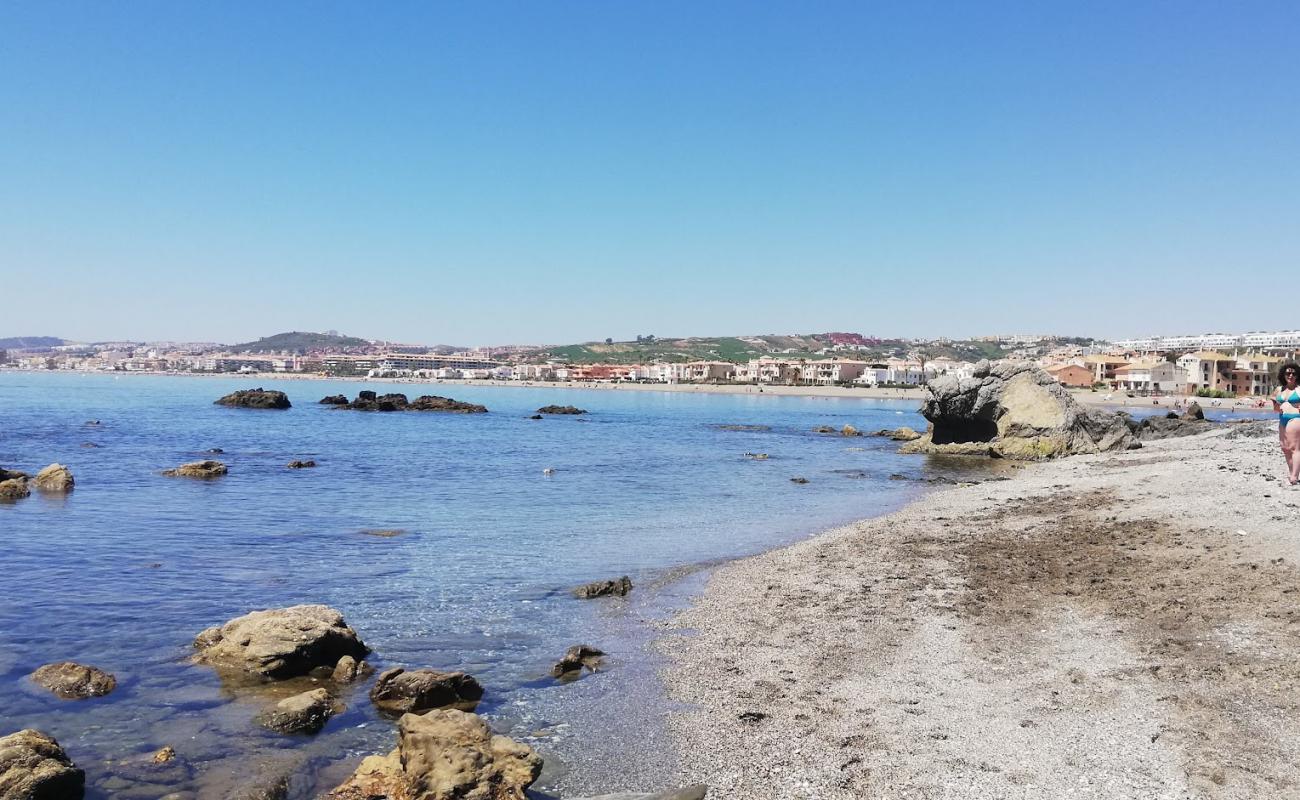 Playa Chica'in fotoğrafı gri kum yüzey ile