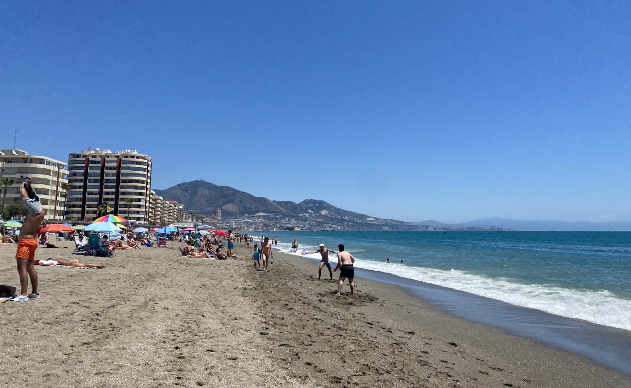 Playa de Santa Amalia'in fotoğrafı gri kum yüzey ile