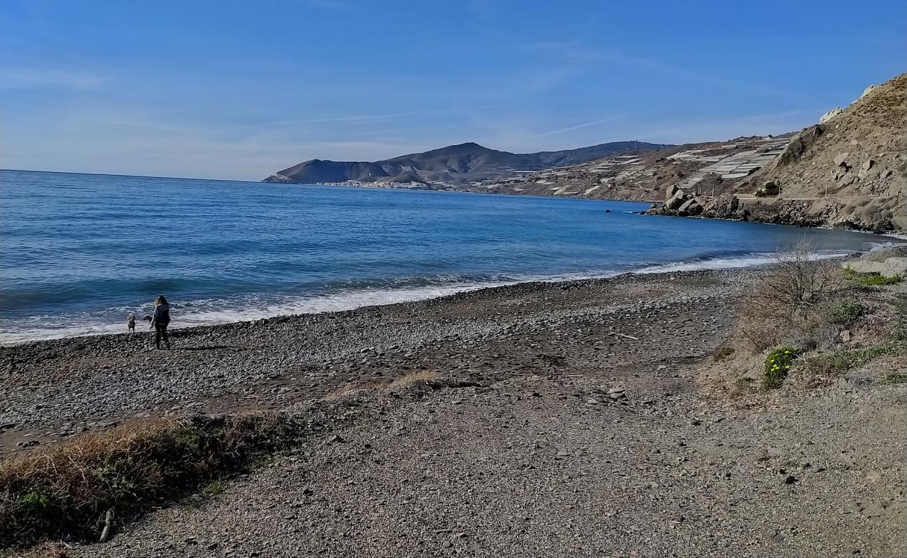 Playa Caserones'in fotoğrafı gri kum ve çakıllar yüzey ile