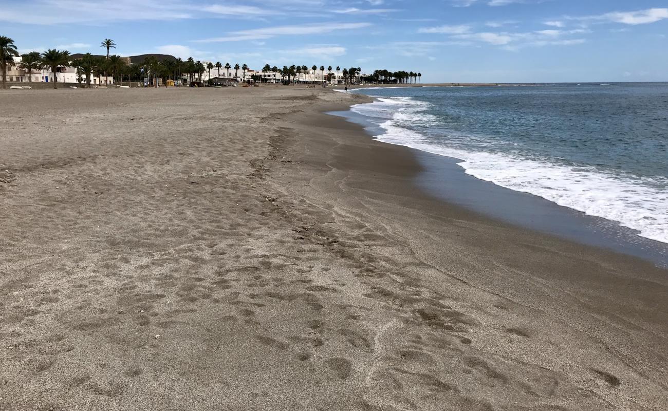 Playa de Los Cocones'in fotoğrafı parlak kum yüzey ile