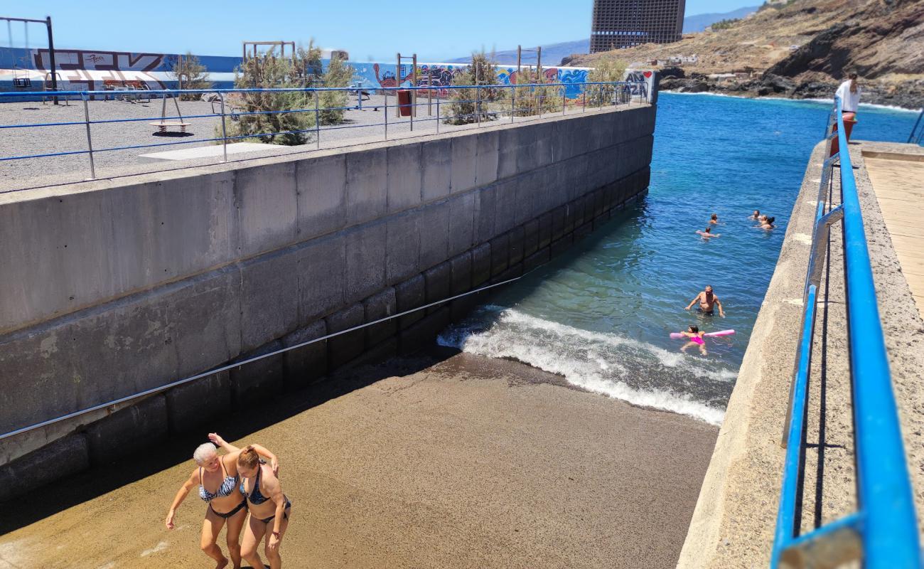 Playa Muelle De Anaza'in fotoğrafı beton kapak yüzey ile