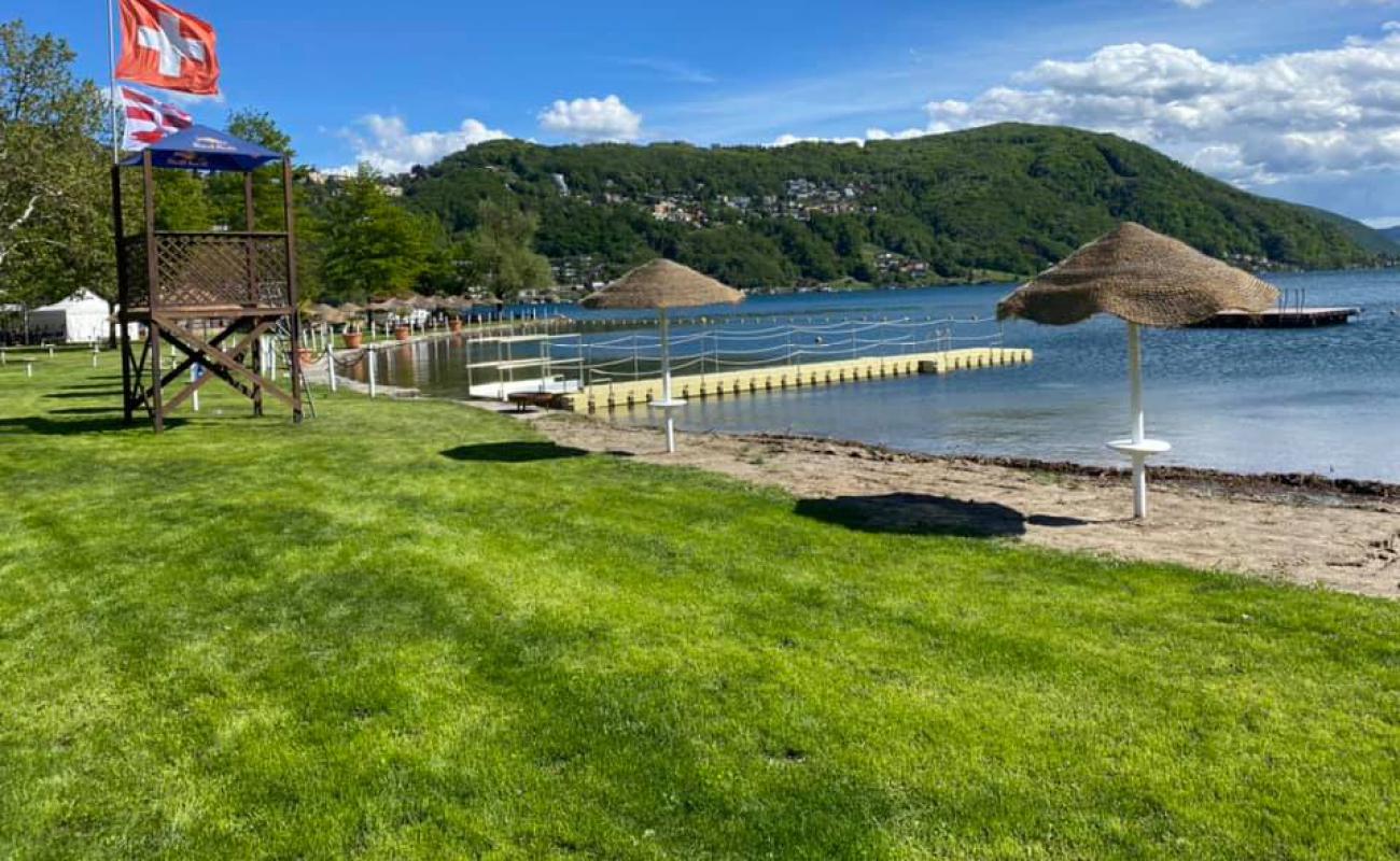 Strandbad Brienz'in fotoğrafı çim yüzey ile