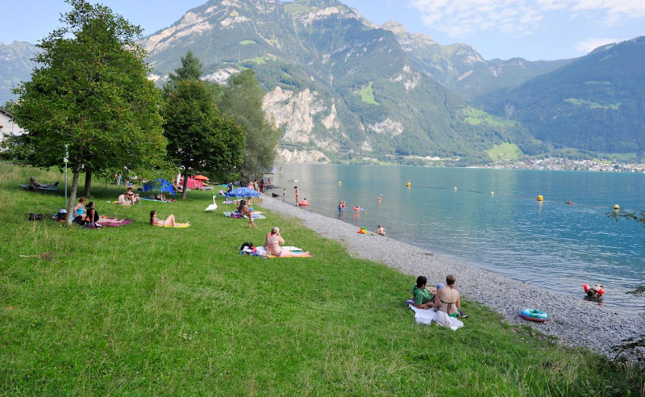 Strandbad Isleten'in fotoğrafı gri çakıl taşı yüzey ile