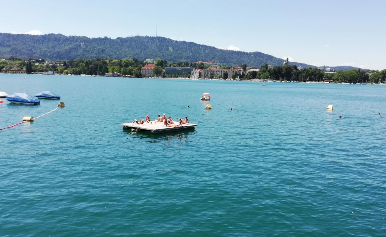 Seebad Utoquai'in fotoğrafı beton kaplı yüzey yüzey ile