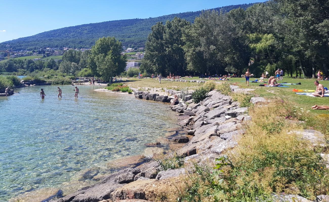 Plage de Saint-Blaise'in fotoğrafı gri çakıl taşı yüzey ile