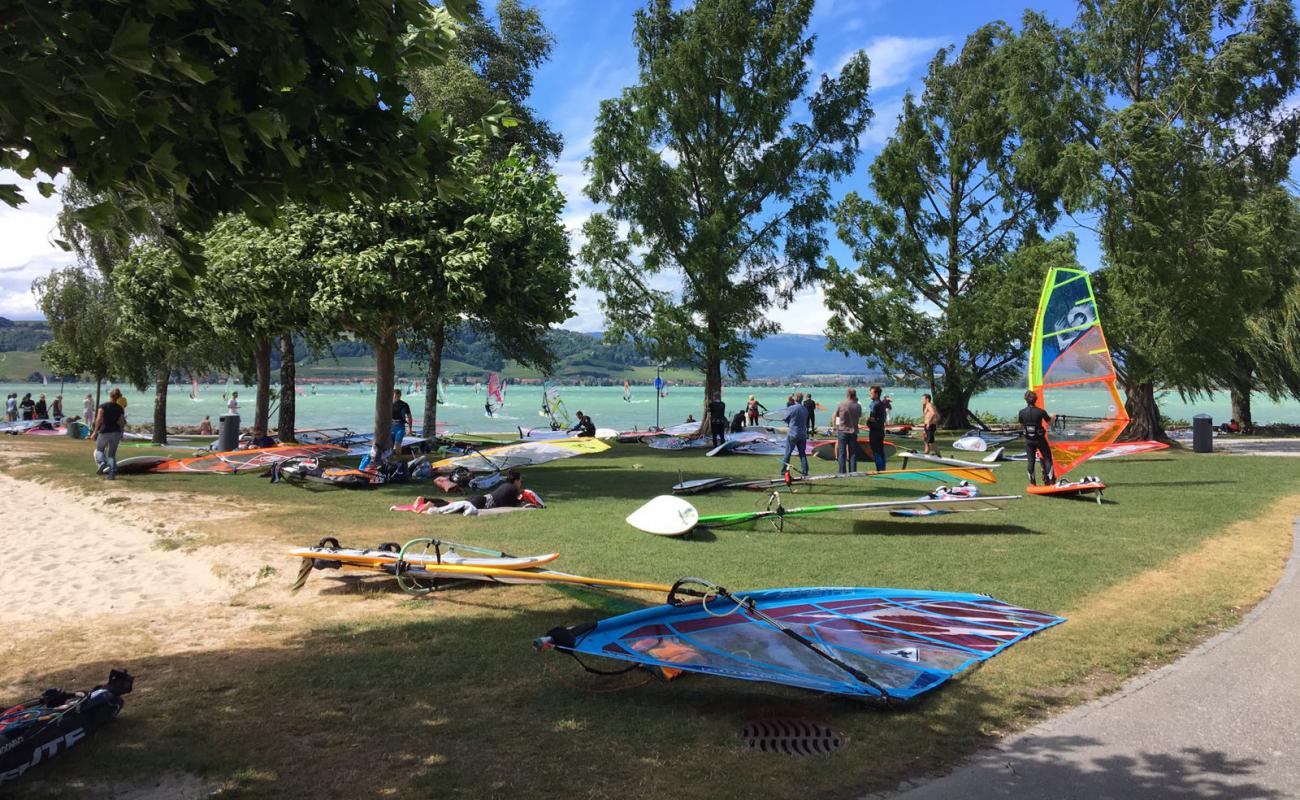 Cote plage'in fotoğrafı çim yüzey ile