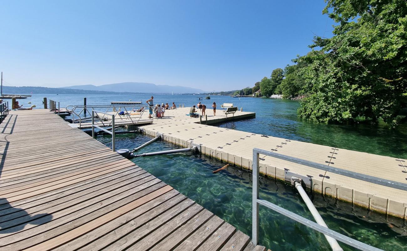 Les Bains de Saugy'in fotoğrafı beton kaplı yüzey yüzey ile