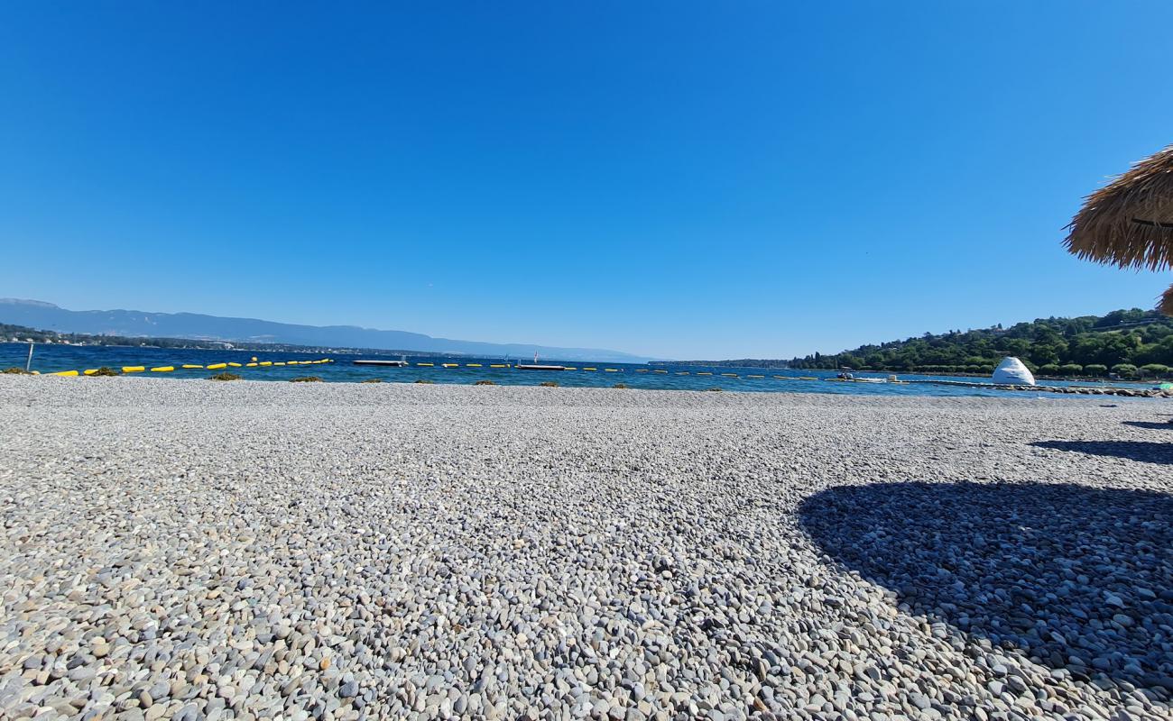 Geneve-Plage'in fotoğrafı küçük gri çakıllar yüzey ile