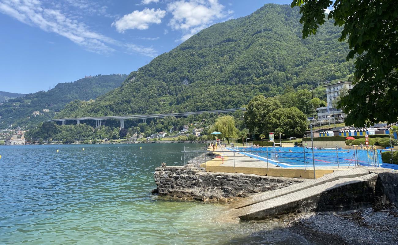 Piscine de Villeneuve'in fotoğrafı beton kaplı yüzey yüzey ile