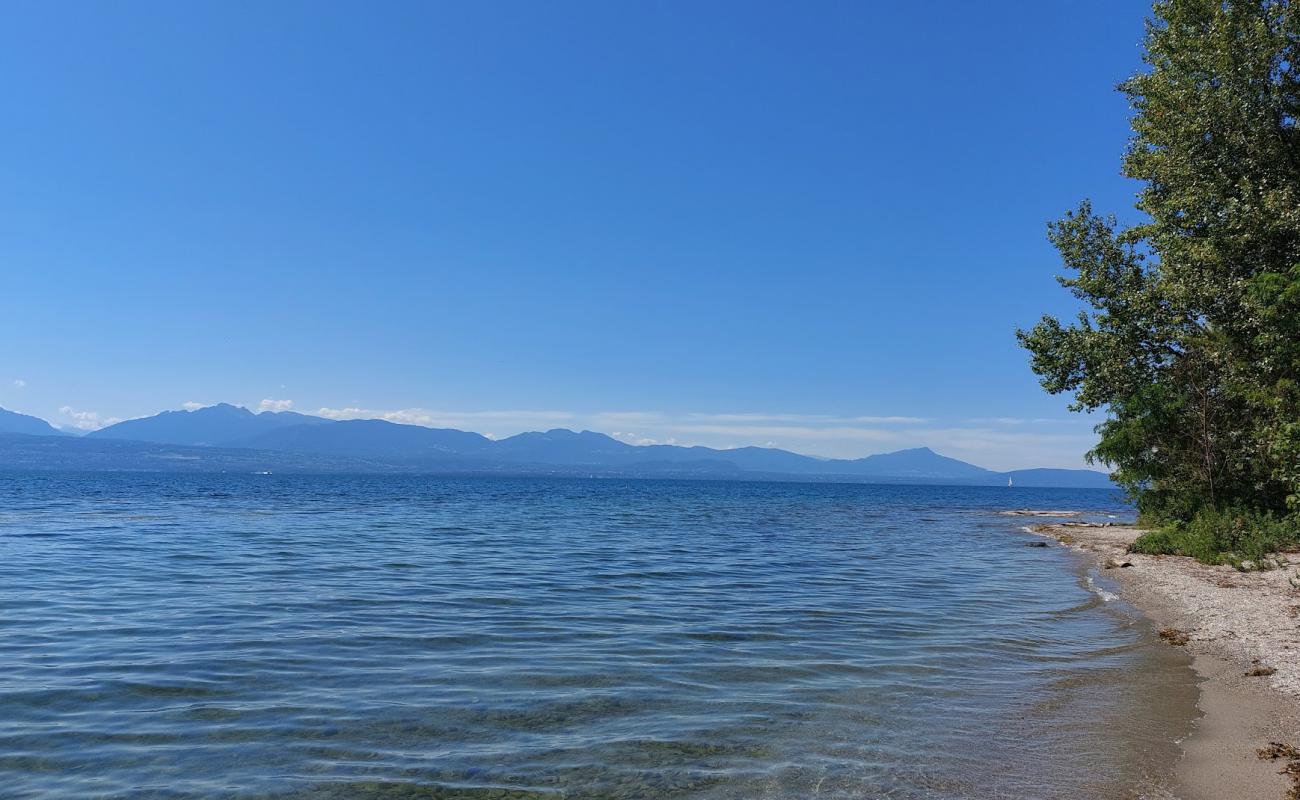 Plage Nord du Boiron'in fotoğrafı küçük gri çakıllar yüzey ile