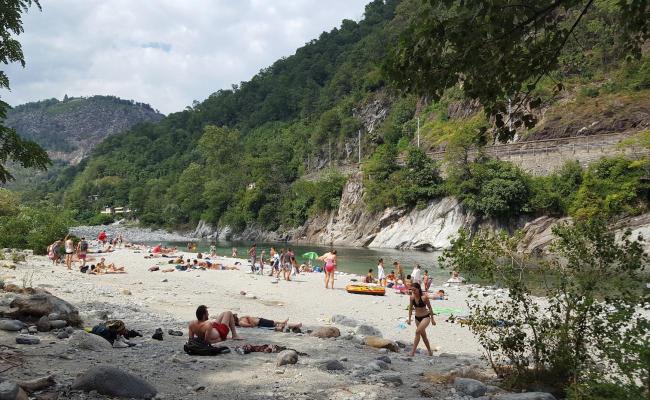 Spiaggia del Meriggio el Merisg'in fotoğrafı taşlı kum yüzey ile