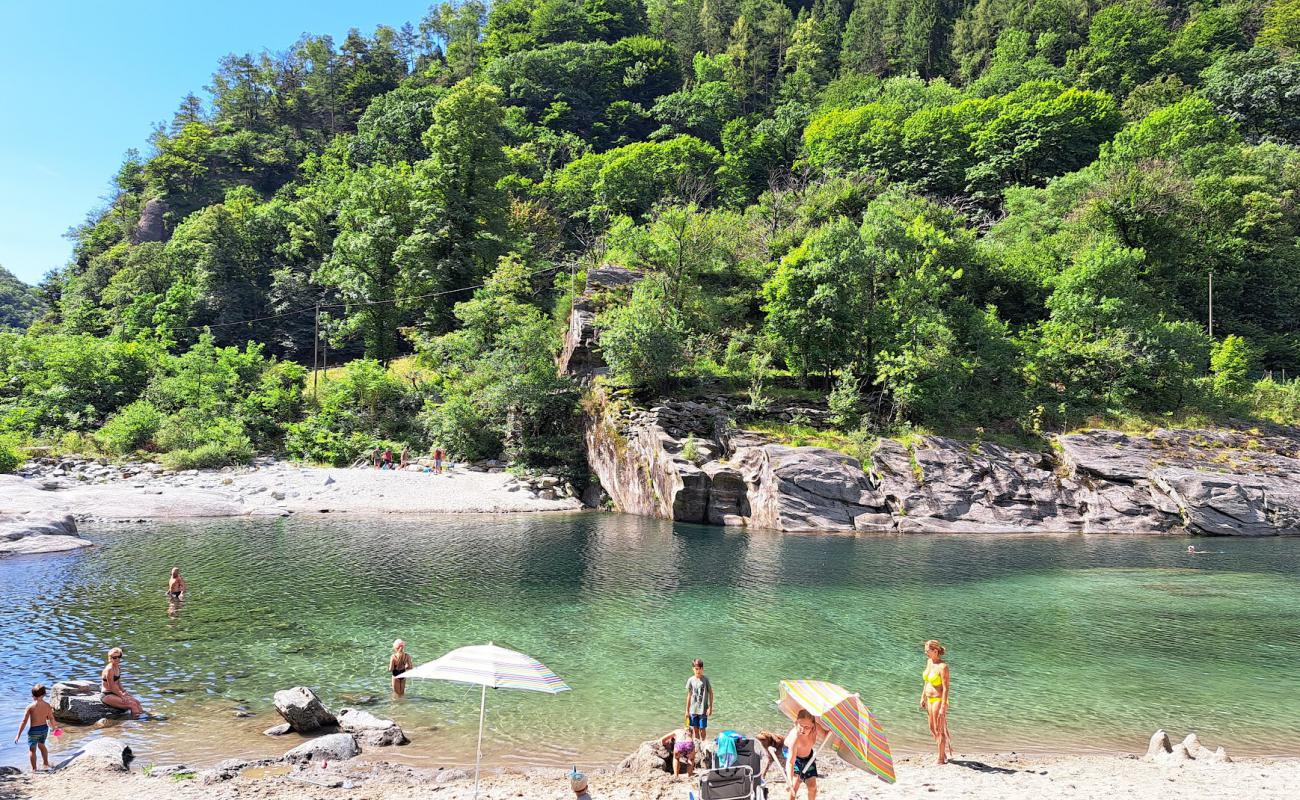 Spiaggia La Kibanda'in fotoğrafı taşlı kum yüzey ile