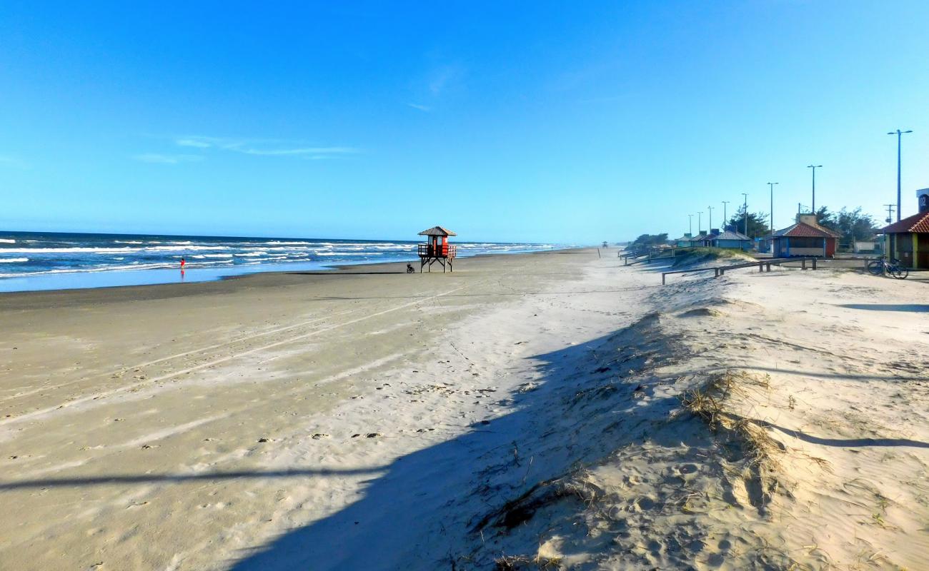 Atlantida Plajı'in fotoğrafı açık bej kum yüzey ile