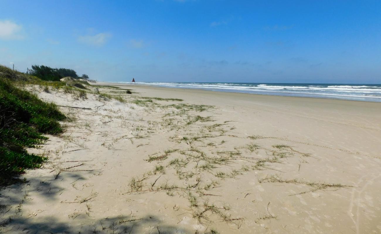 Praia Rainha do Mar'in fotoğrafı parlak ince kum yüzey ile