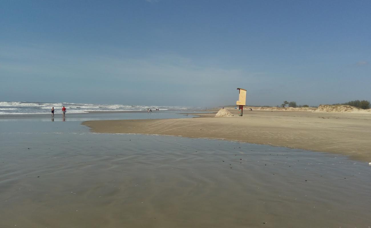 Praia da Cacamba'in fotoğrafı i̇nce bej kum yüzey ile