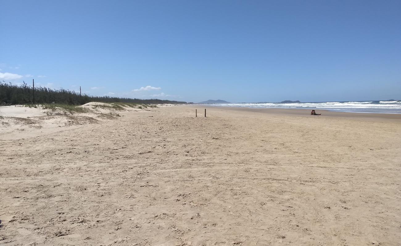 Praia do Sol'in fotoğrafı i̇nce bej kum yüzey ile