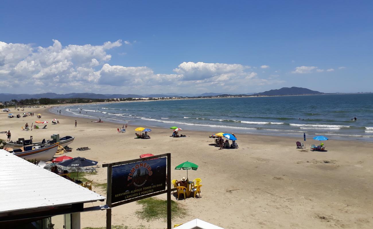 Praia de Itapirubá'in fotoğrafı i̇nce bej kum yüzey ile
