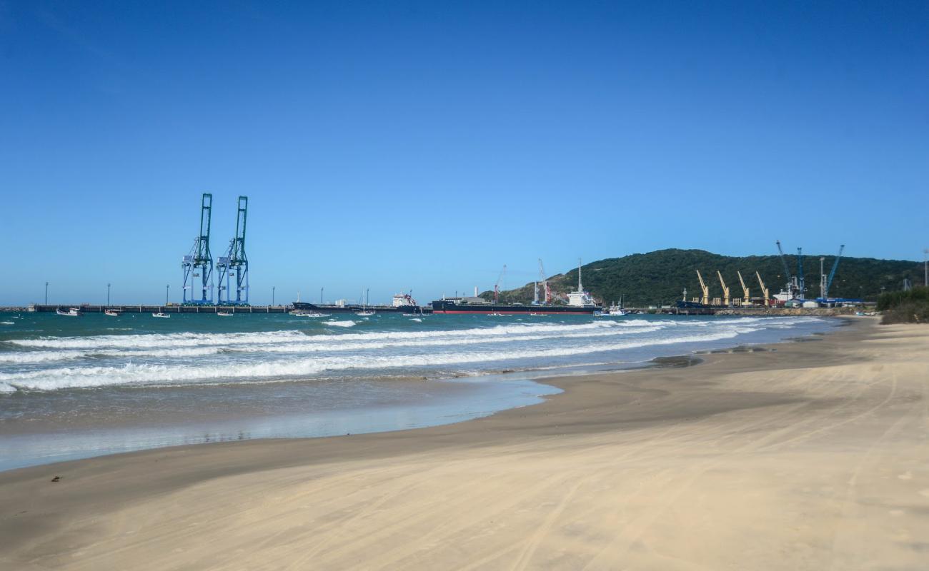 Praia do Porto'in fotoğrafı açık bej kum yüzey ile