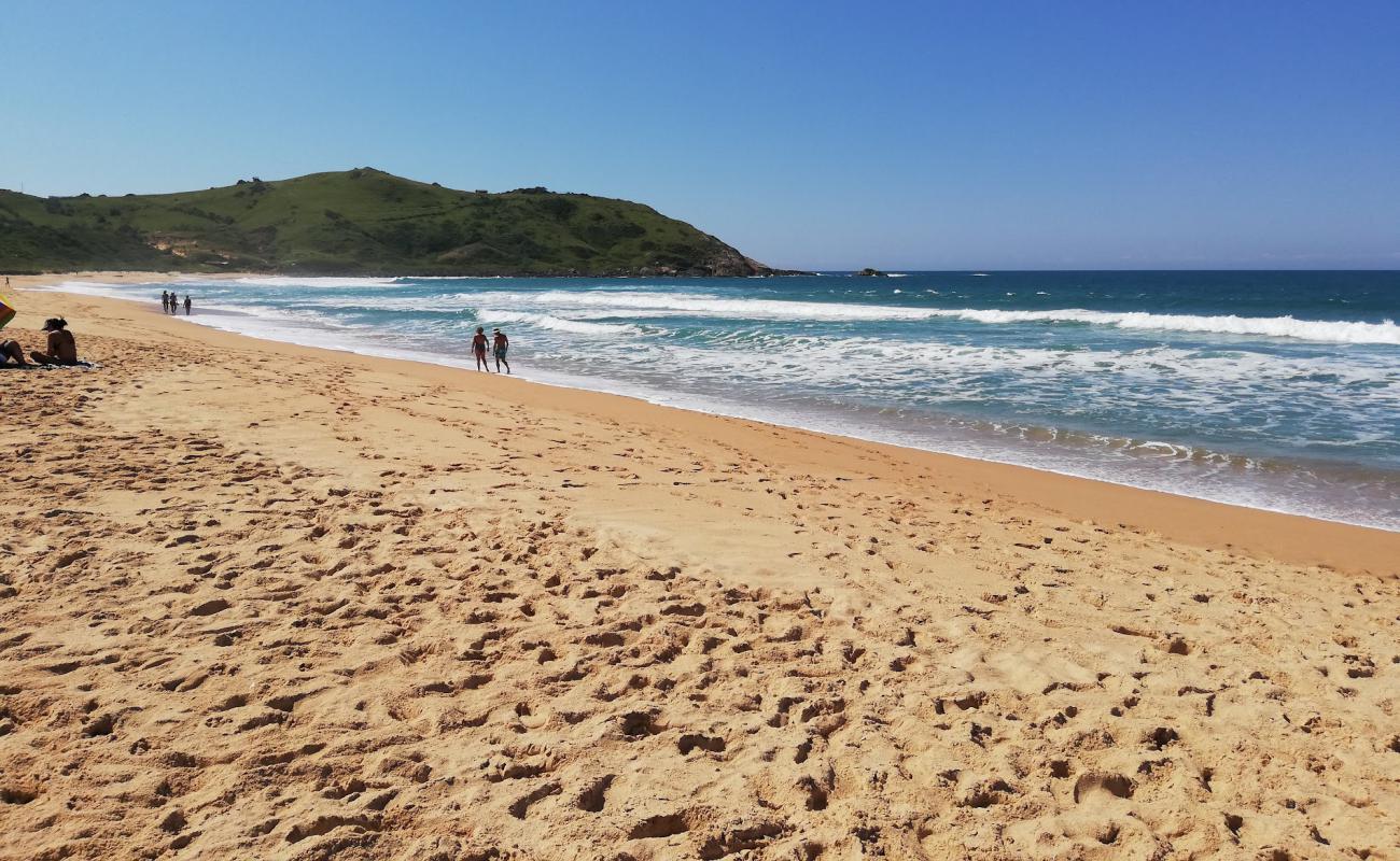 Praia da Silveira'in fotoğrafı açık bej kum yüzey ile