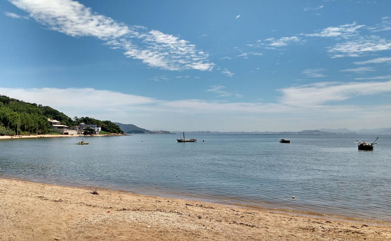 Praia Do Tome'in fotoğrafı bej kabuklu kum yüzey ile