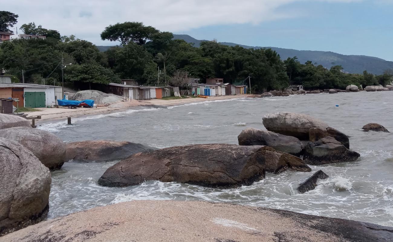 Praia do Curtume'in fotoğrafı bej kabuklu kum yüzey ile