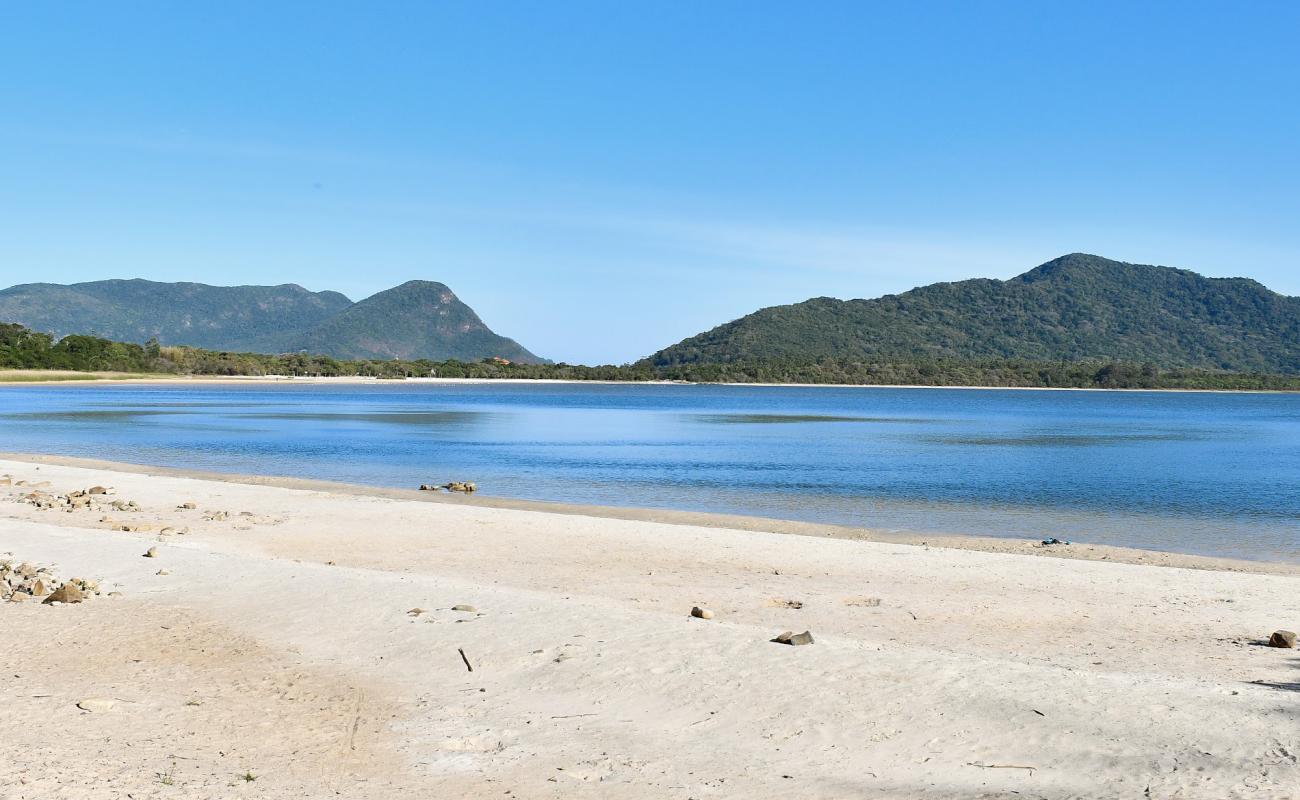 Praia do Peri'in fotoğrafı bej kum ve kayalar yüzey ile